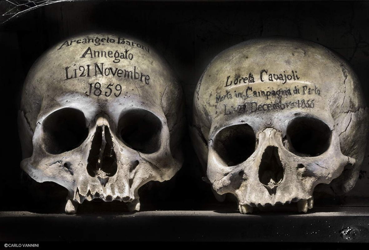 Mors Pretiosa. Italian Religious Ossuaries, 2015